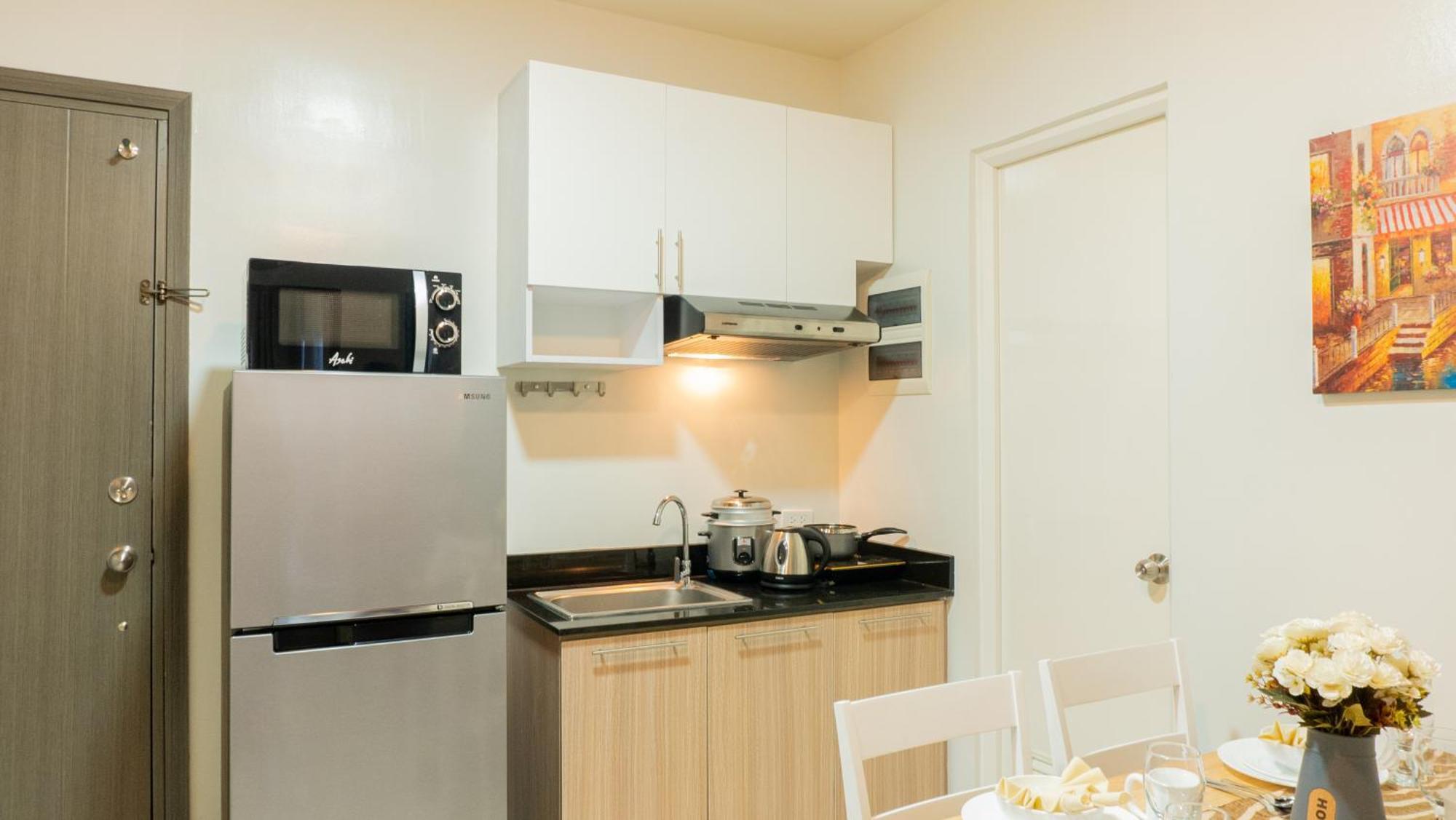 Palawan Modern Living In A Thoughtfully Designed Staycation Near Airport - B1 5Kunzite Puerto Princesa Exteriör bild